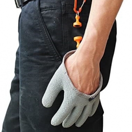 Inf-way Fishing Glove with Magnet Release